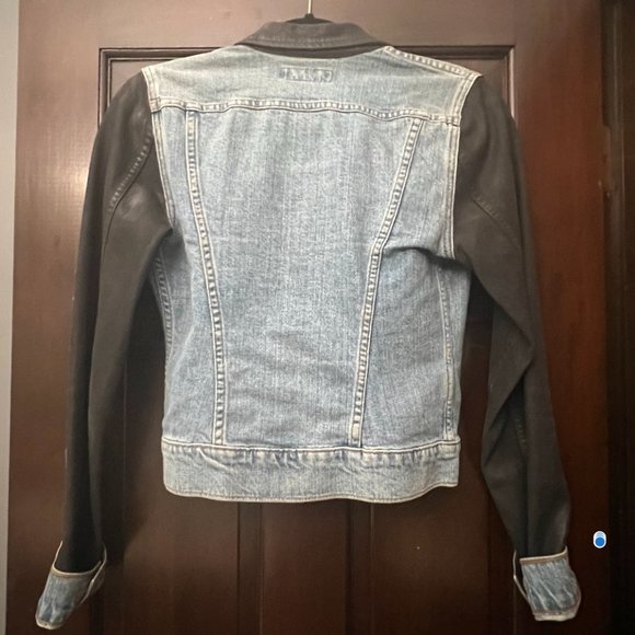 J BRAND BOWIE TWO-TONE DENIM JACKET, SIZE SMALL, BLACK/BLUE COLOR-BLOCK … - Picture 4 of 9